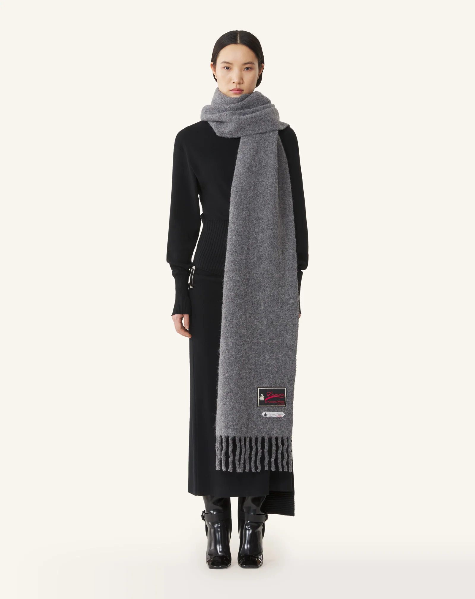 FRINGED WOOL SCARF WITH 22 FAUBOURG LABEL - Image 2