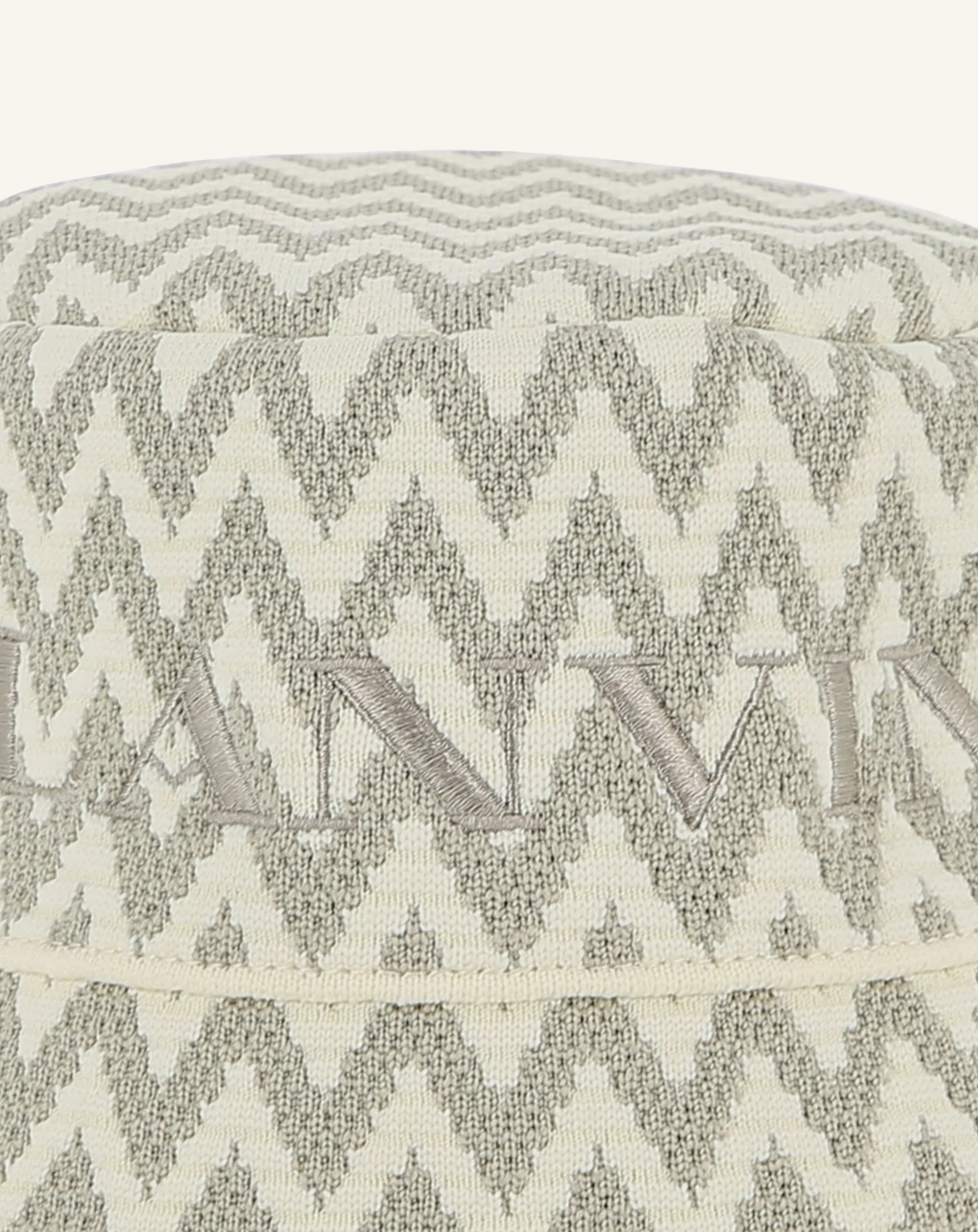 LANVIN BUCKET HAT IN KNIT WITH CURB MOTIF - Image 4